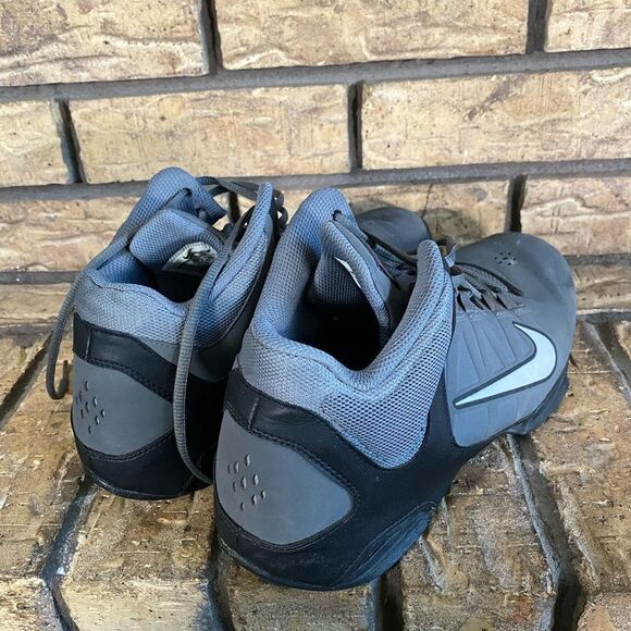 Grey Nikes - Picture 2 of 6